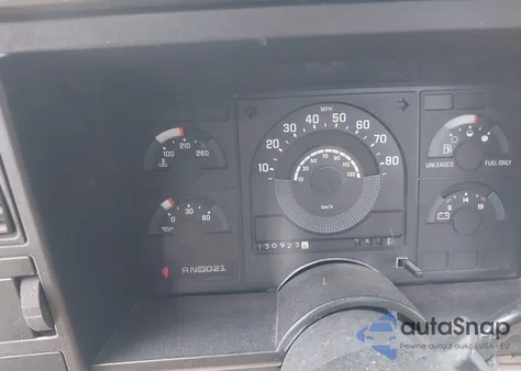 1988 Chevrolet Gmt-400 C1500 z USA, uszkodzony, nr VIN 2GCDC14ZXJ1171481